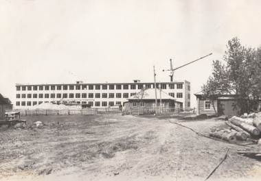 Строительство средней школы 1975 г. с. Кочки